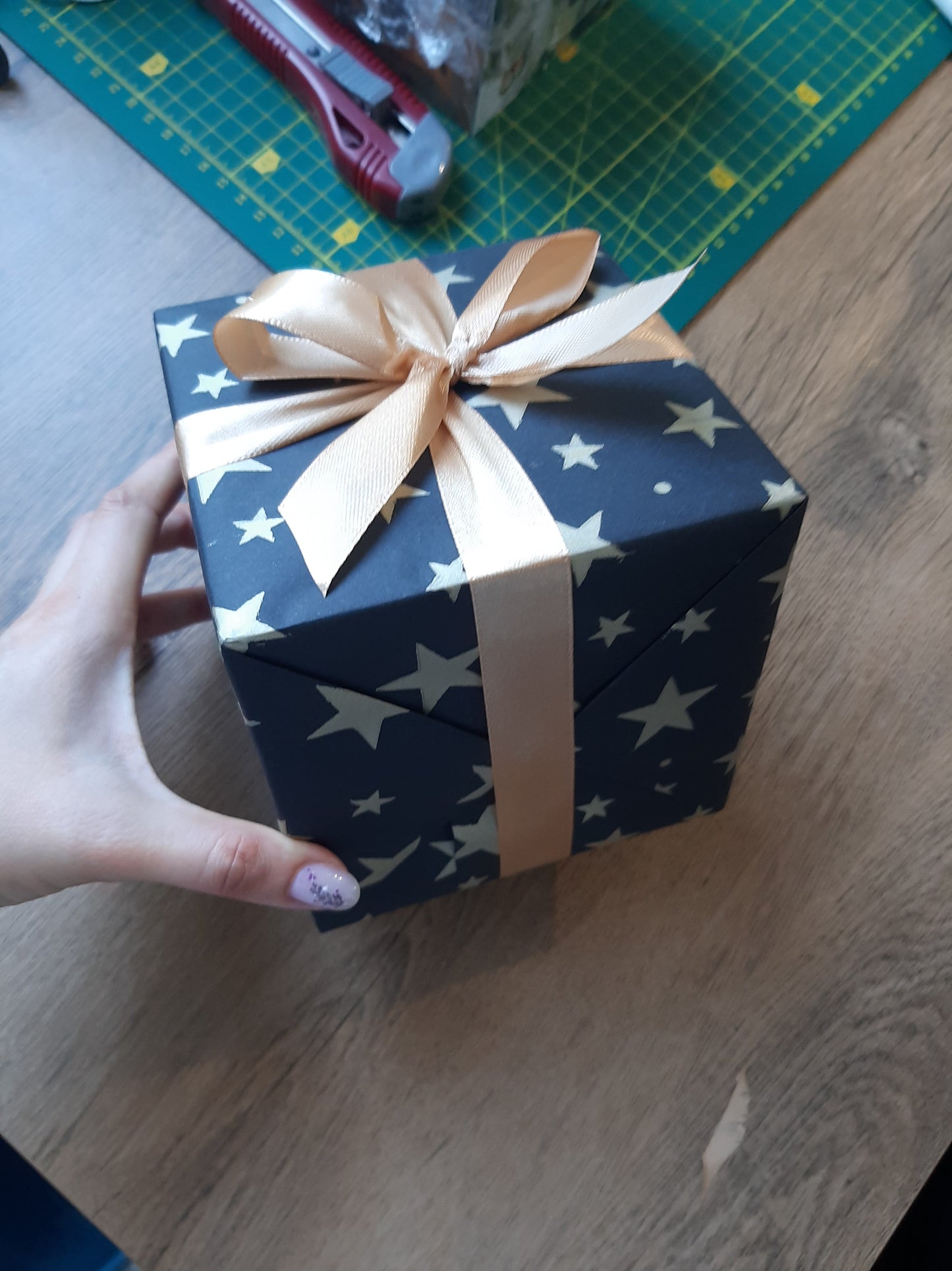 10×10 cm Personalized Photo Cube – Custom Gift with 12 Photos, Unique Memory Box for Birthday, Wedding or Anniversary